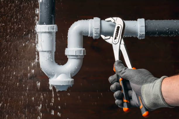 Professional Gas Line Repair technician working in Morrison, OK
